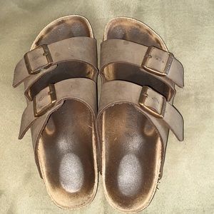 good condition light brown birkenstock